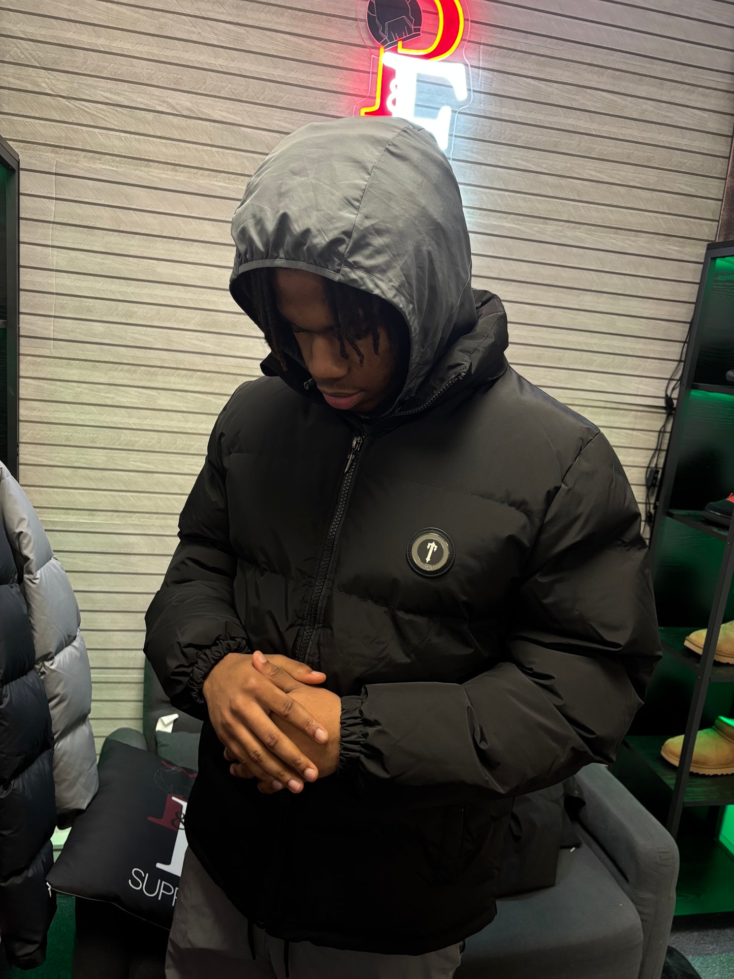 Trapstar "Irongate" Puffer Coat Black/White