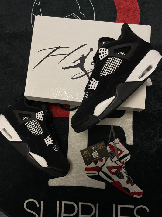 Jordan 4 White Thunder