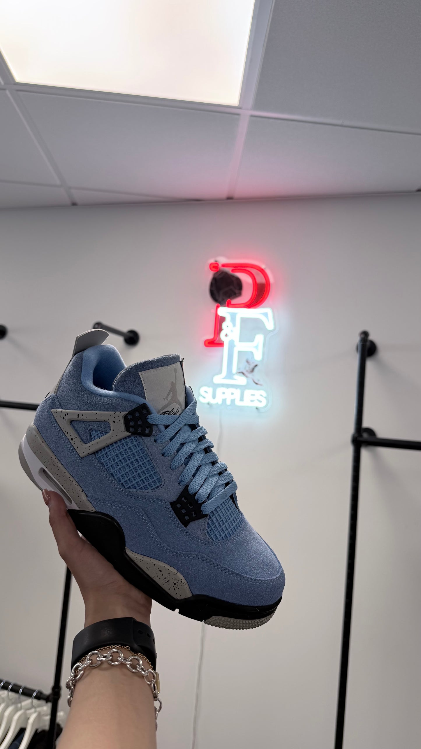 Jordan 4 University Blue