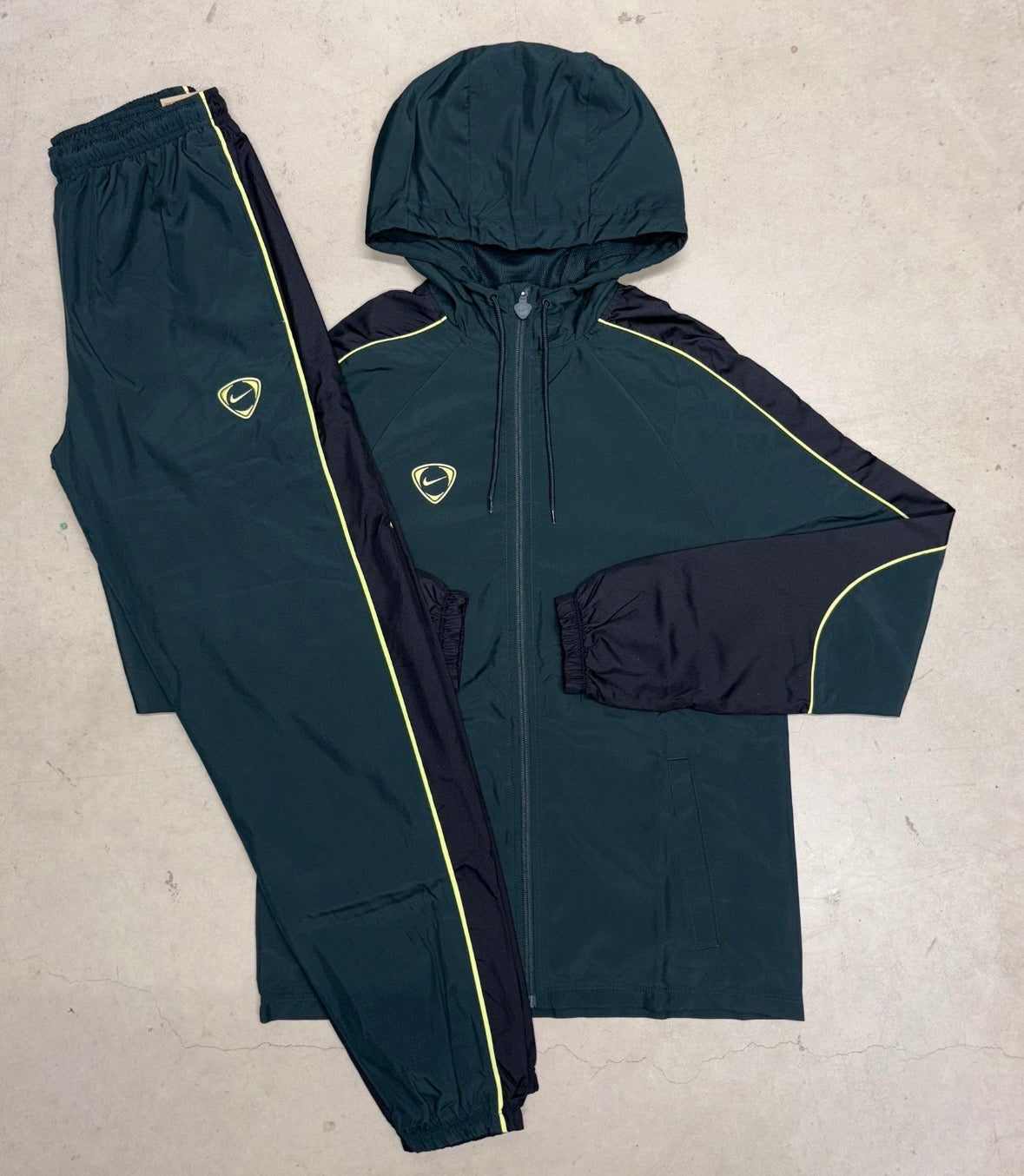 Nike ‘Timeless’ Tracksuit Green