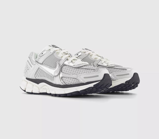 Nike Zoom Vomero 5 Photon Dust