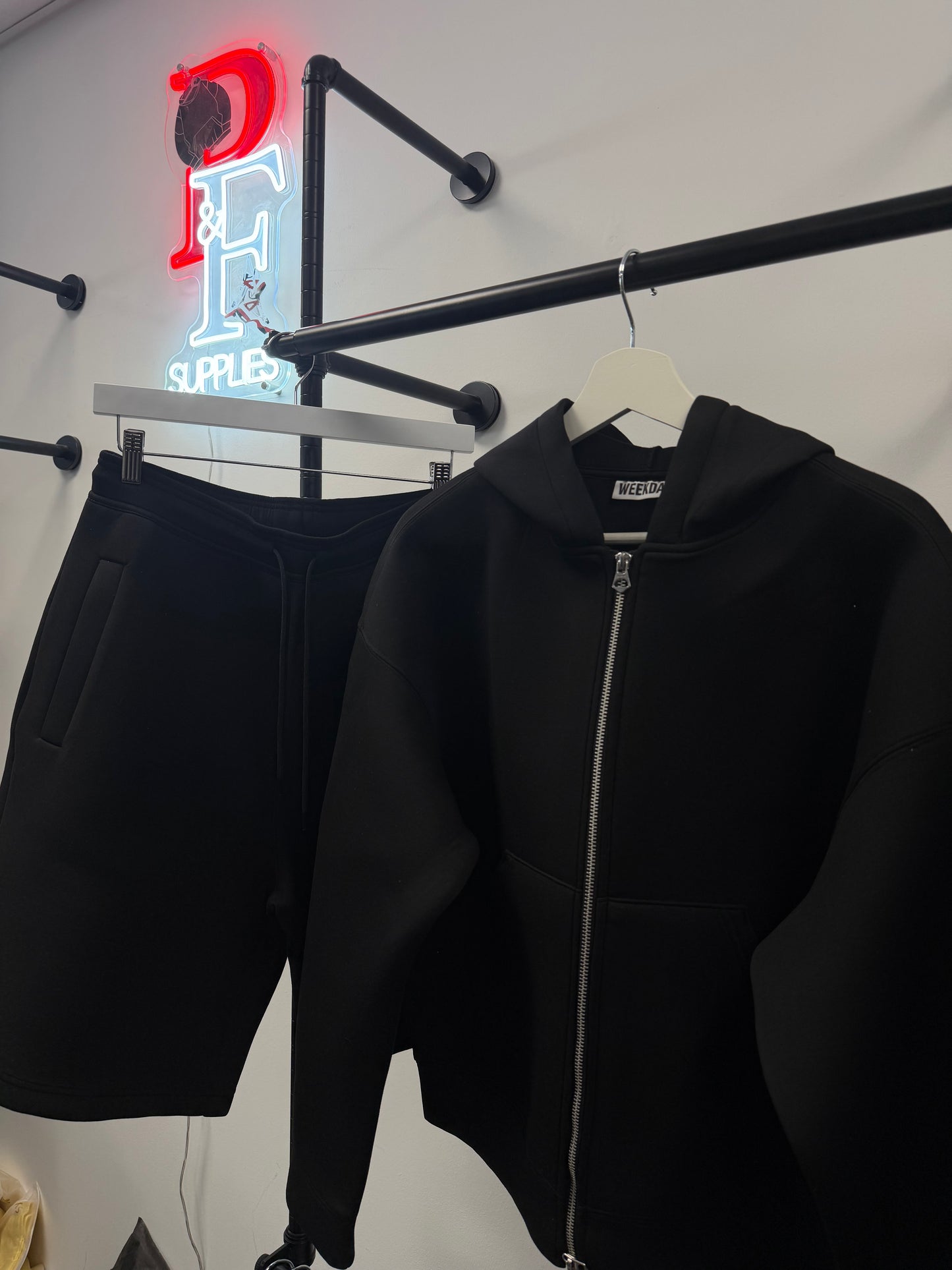 WEEKDAY SCUBA BLACK JACKET SHORT SET