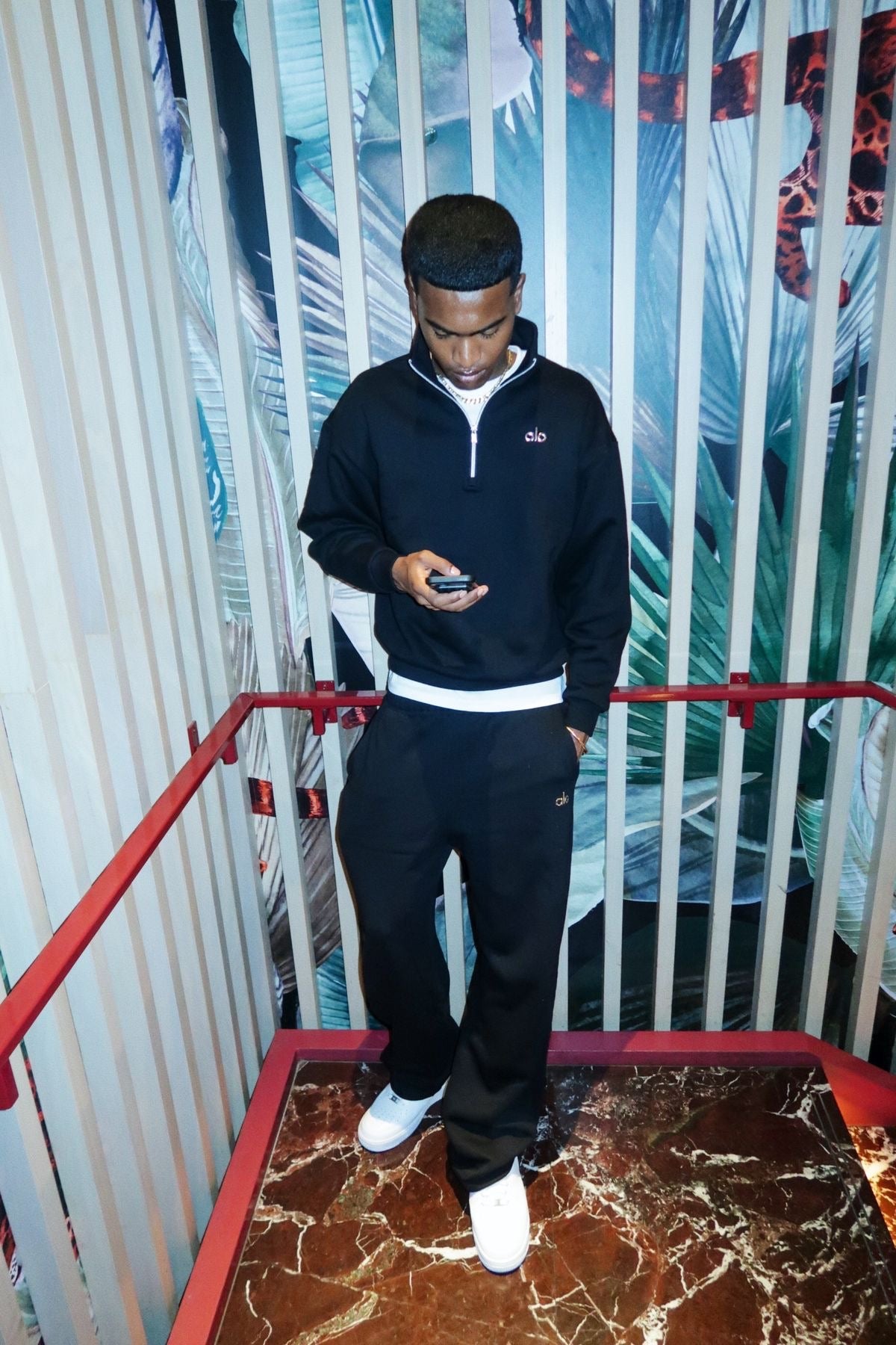 Alo Quarter Zip ( Top only) Black