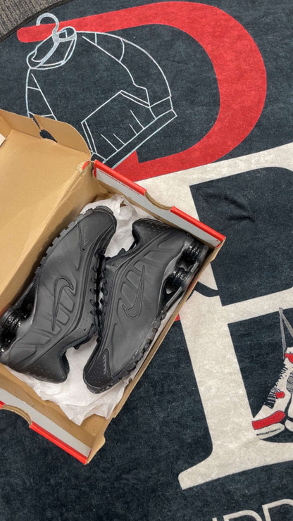 Nike Shox R4