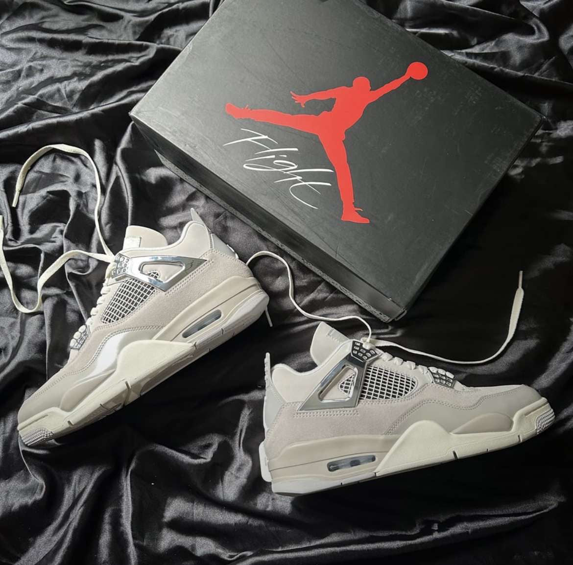 Jordan 4 "Frozen Moments"