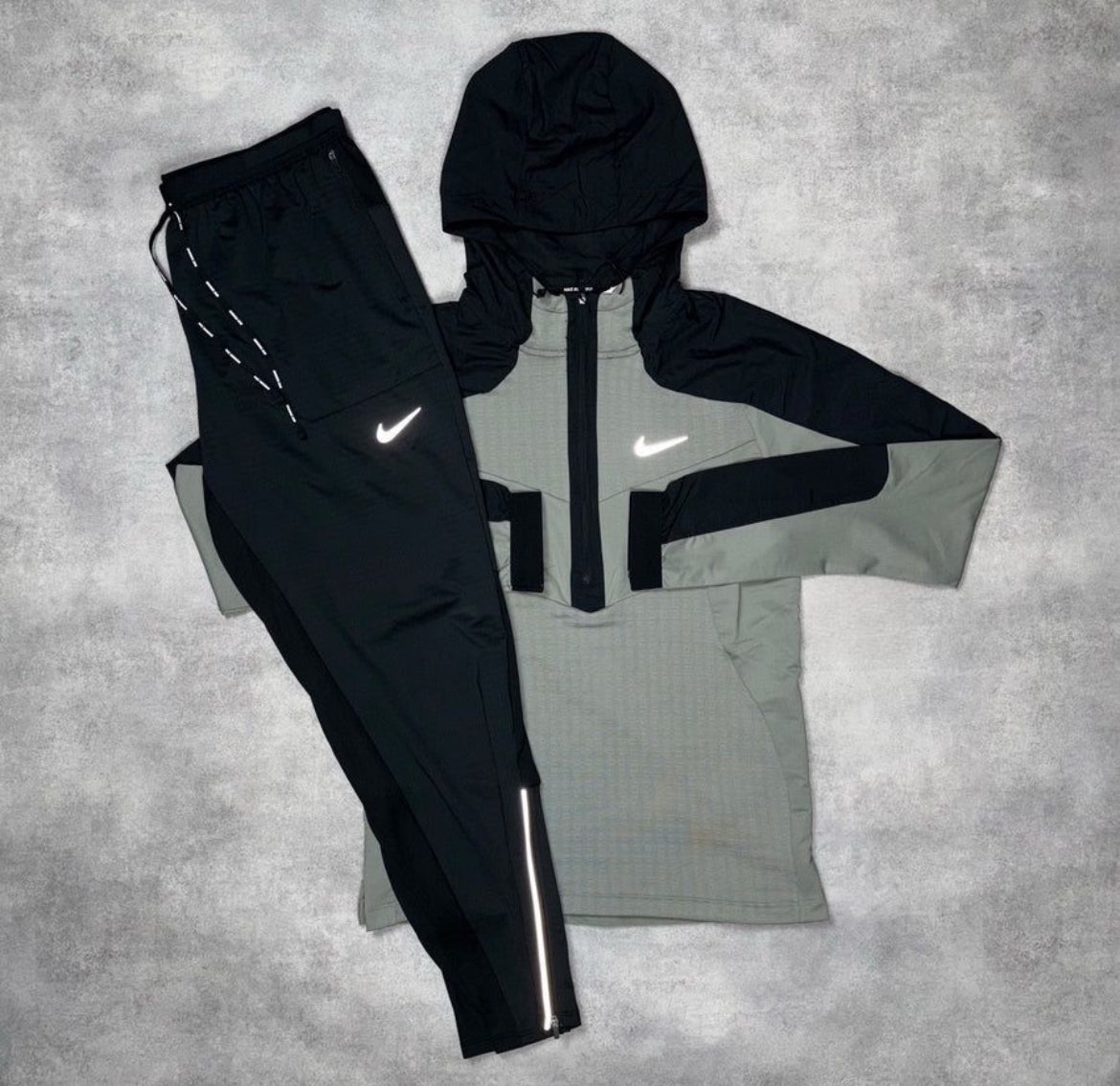 Nike 1/2 Zip performance Tracksuit "Beige/Black Phenom"