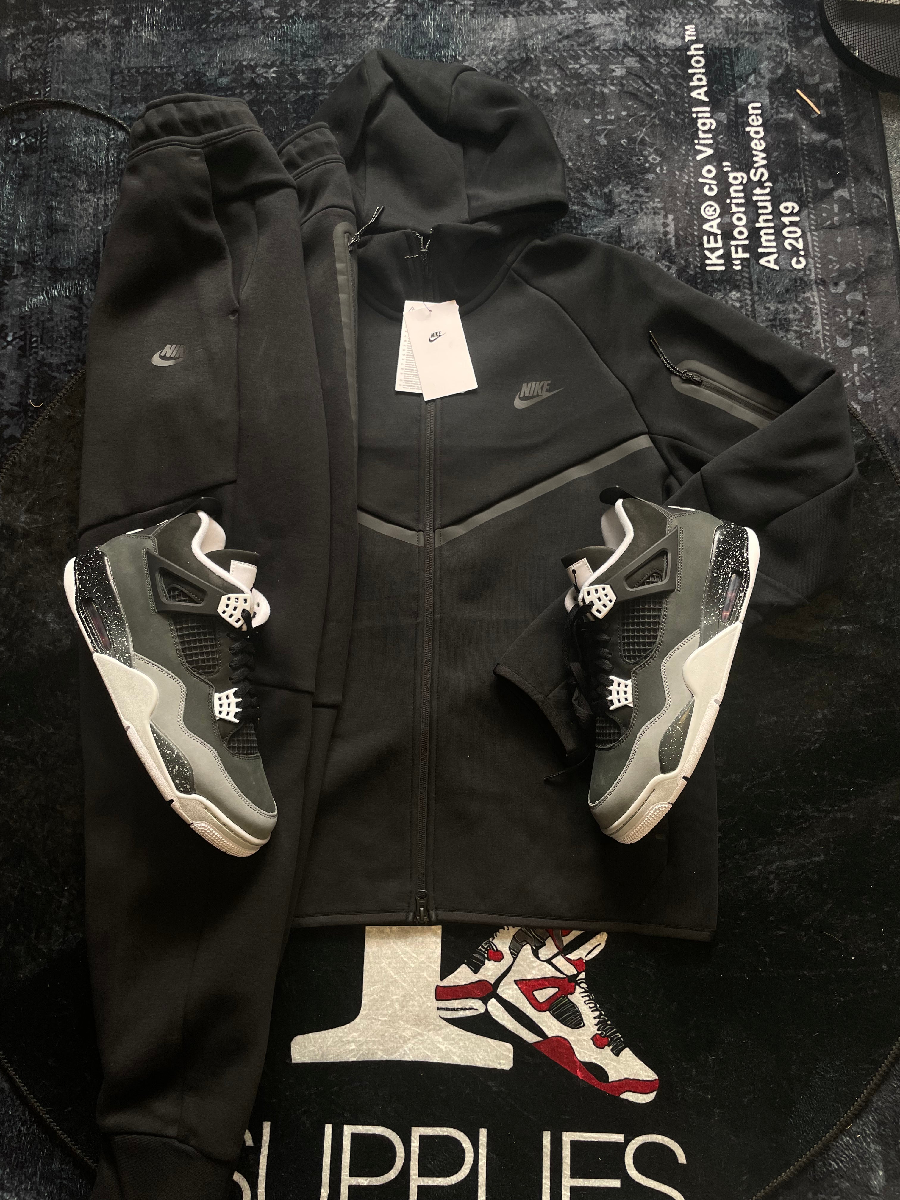 Nike Tech Fleece Black Tracksuit