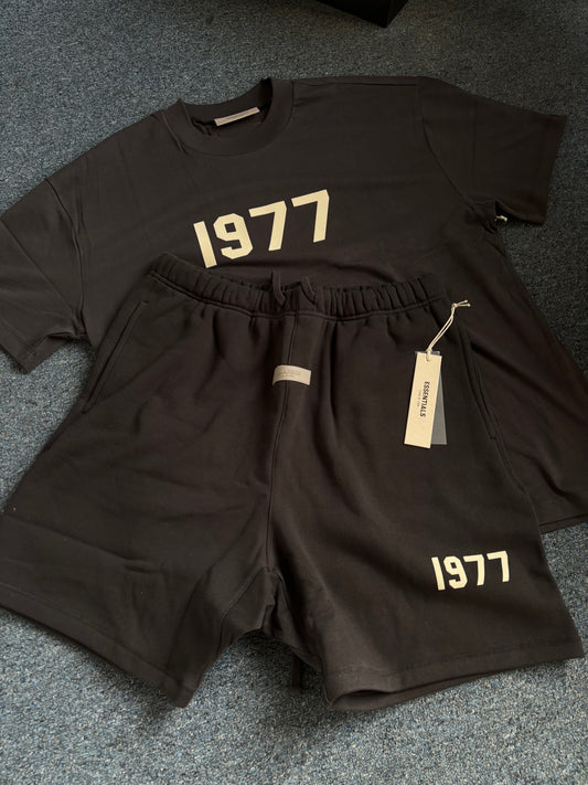 1977 Essentials Iron Short set