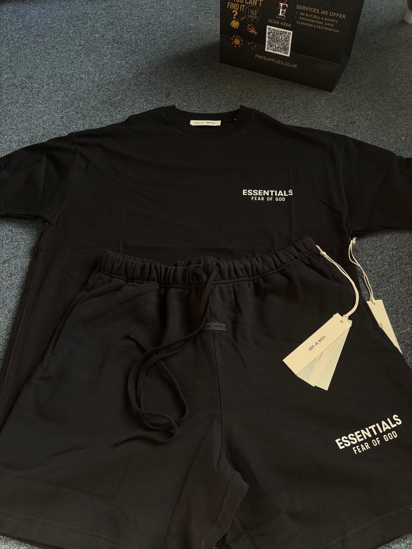 Essentials SS25 Black Short set